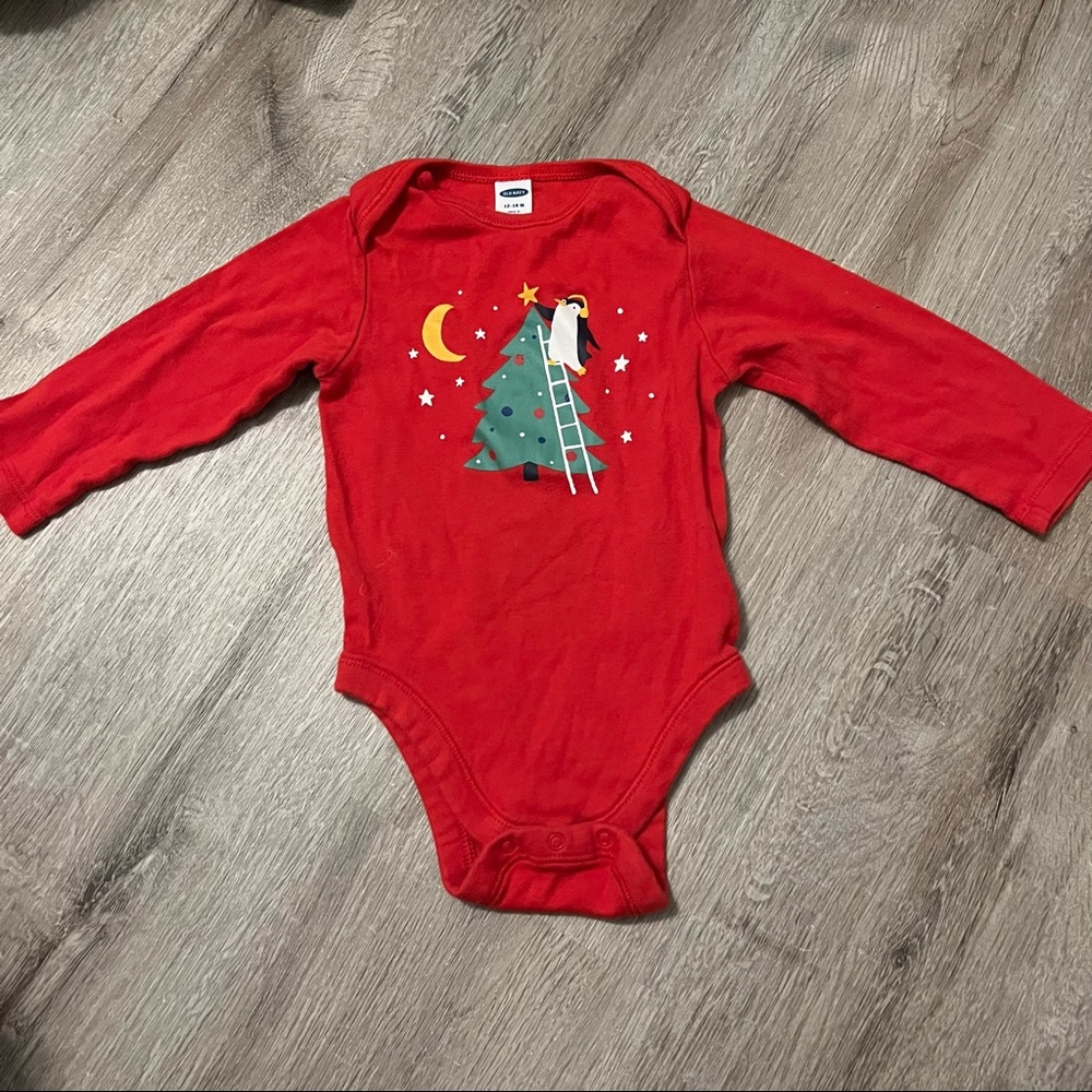 Old navy Long sleeve christmas onesie size 12-18 months